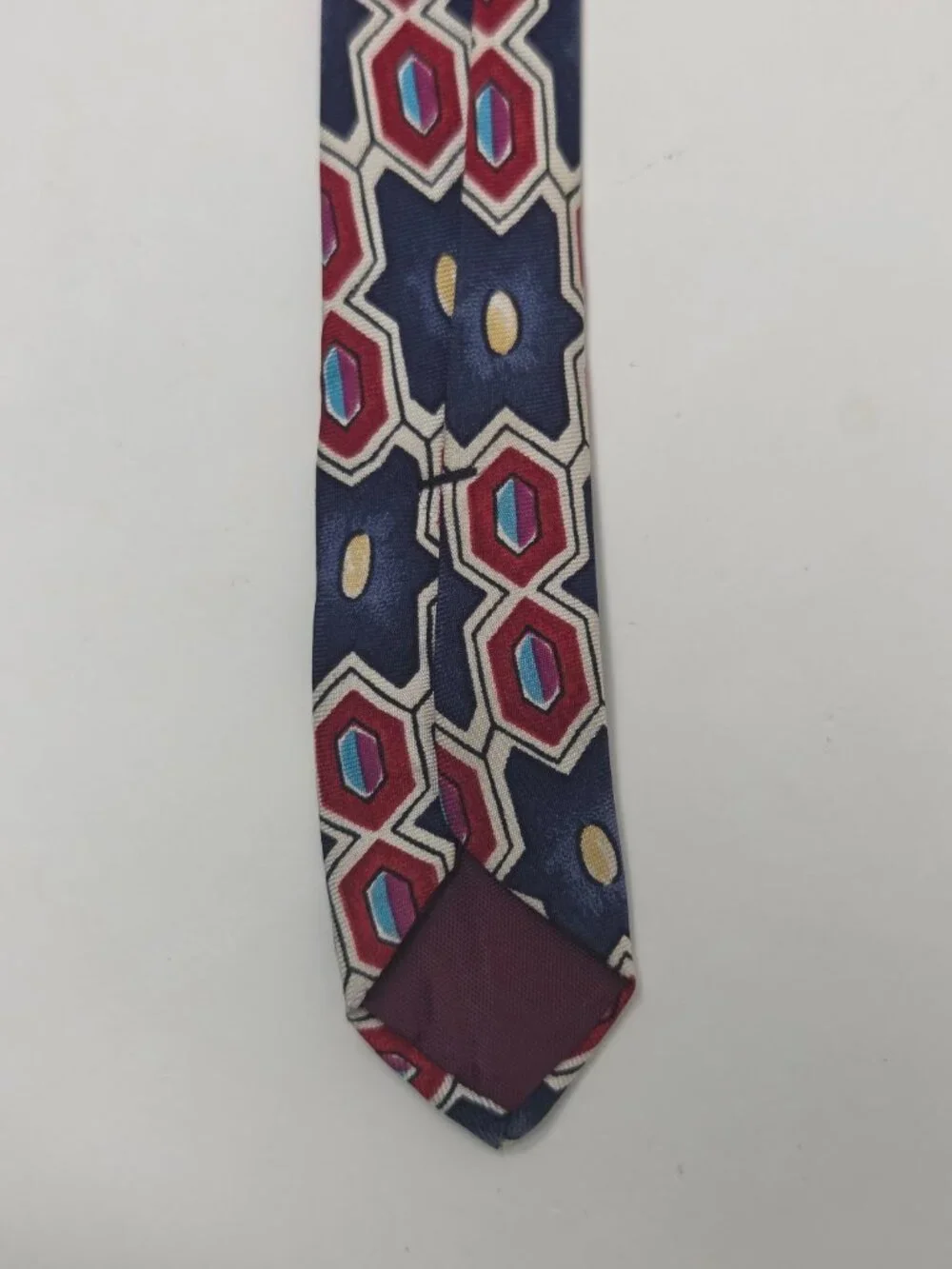 Vintage 100% Silk Necktie Blue Burgundy Geometric Hexagon Pattern Mens Tie